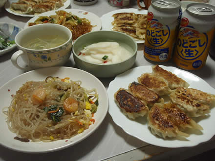 手づくり餃子・チャプチェ２種・にんにく醤油・かぶの漬物・一ノ蔵・ひめぜん