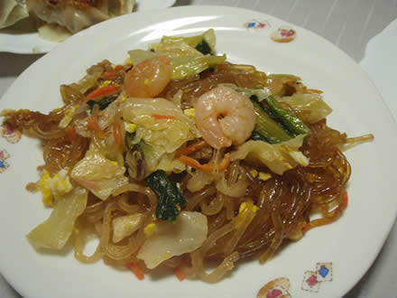 手づくり餃子・チャプチェ２種・にんにく醤油・かぶの漬物・一ノ蔵・ひめぜん
