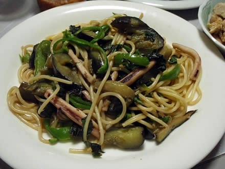 夏野菜パスタにんにくしょう油味・ゴーヤチャンプルー・もろきゅう
