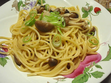 庄内産甘えび・気仙沼産かつおたたき・永谷園和風パスタ・サラダ