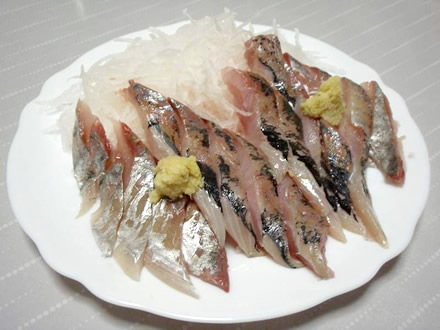 鯵の刺身・塩味チキン・えのきとほうれん草のおひたし