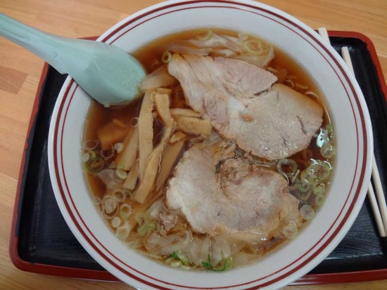 新月のワンタンメン